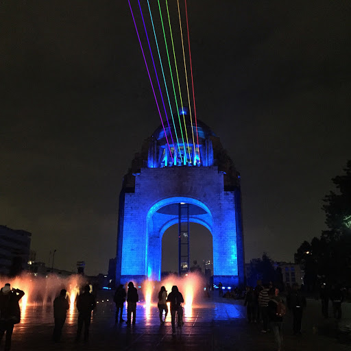 File:Monumento a la RevoluciÃ³n De Noche. - Ciudad de México, CDMX.jpg