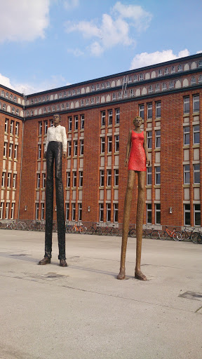 Balkenhol-Skulpturen am HÃ¼hnerposten - Hamburg, HH.jpg