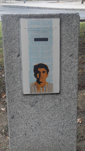 MojÃ³n homenaje al hÃ©roe de barrio - Madrid, Comunidad de Madrid.jpg