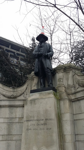 Isambard Kingdom Brunel - London, England.jpg