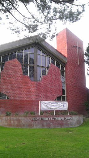 Holy Trinity Lutheran Church - Thousand Oaks, CA.jpg