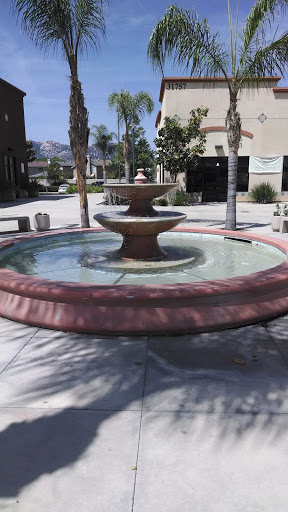 Courtyard Shops Fountain - Temecula, CA.jpg