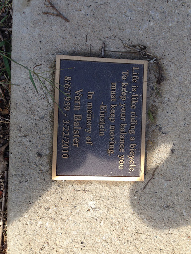 File:Vern Balster Memorial Bench - West - Cedar Rapids, IA.jpg