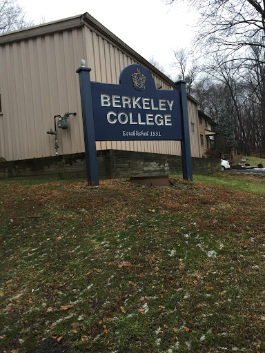 File:Berkeley College Rear Entrance Market - Woodland Park, NJ.jpg