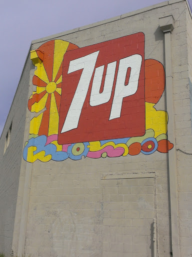 File:Vintage 7-UP Mural - Modesto, CA.jpg