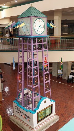 File:Wonderland of the Americas Mall Clock Tower - Balcones Heights, TX.jpg