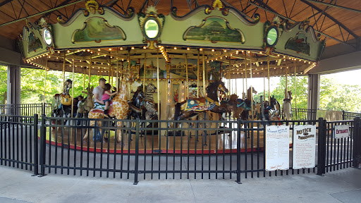 File:Heritage Carousel - Des Moines, IA.jpg
