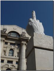 Maurizio Cattelan's L.O.V.E in - Milano, Lombardia.jpg