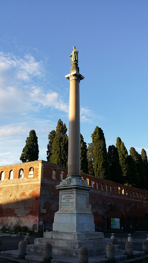 Obelisco Piazzale Verano - Roma, Lazio.jpg