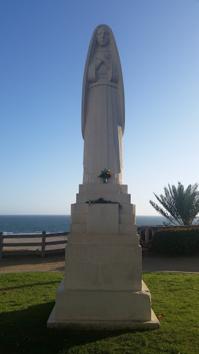 Palisades Park Statue of Santa Monica - Santa Monica, CA.jpg
