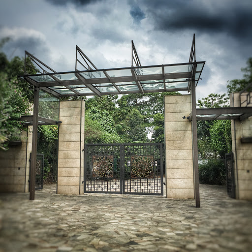 File:Gates to Singapore Botanic Gardens - Singapore, Singapore.jpg