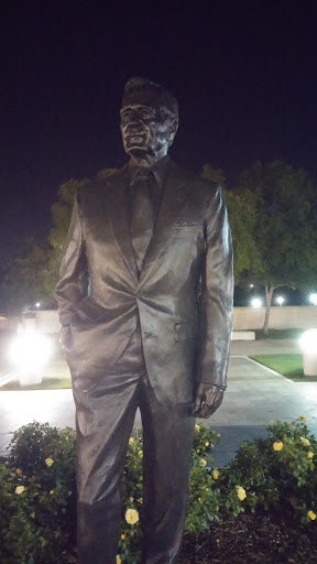 George Bush Statue - College Station, TX.jpg