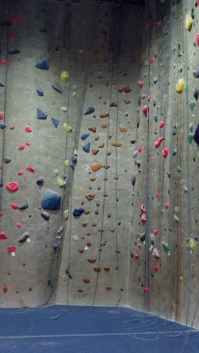 Hangar 18 Climbing Gym - Riverside, CA.jpg