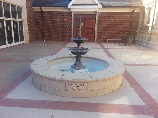 File:James and Betty Corlew Fountain - Clarksville, TN.jpg