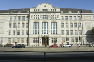 Sir-Karl-Popper-Schule (ehem. Wiener Frauen-Erwerb-Verein) - Wien, Wien.jpg