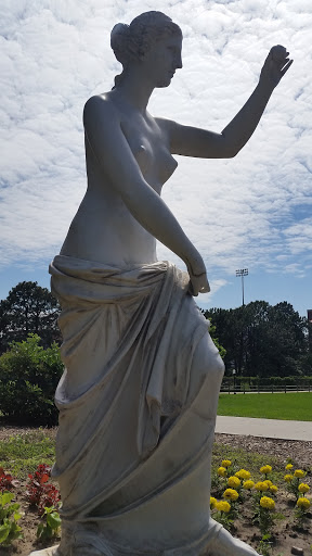 Venus de Milo - Omaha, NE.jpg