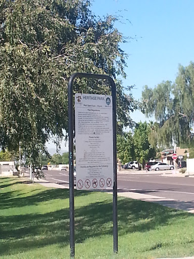 File:Heritage Park - Glendale, AZ.jpg