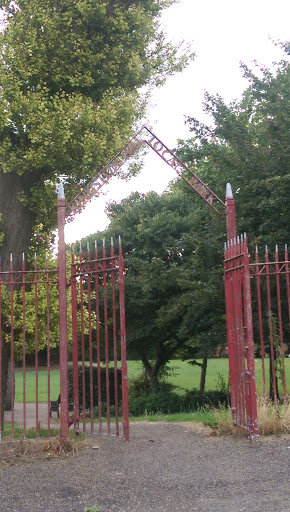 Park Entrance - Birmingham, England.jpg
