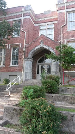 File:Willie L. Hinton Neighborhood Resource Center - Little Rock, AR.jpg