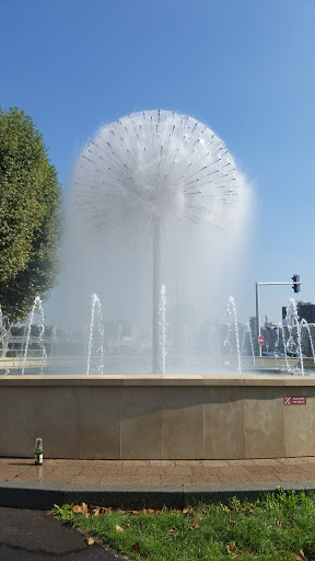 Puteaux Arche de la Fontaine - Puteaux, Île-de-France.jpg