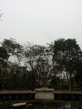 Fountain in Park - Bangkok, Krung Thep Maha Nakhon.jpg