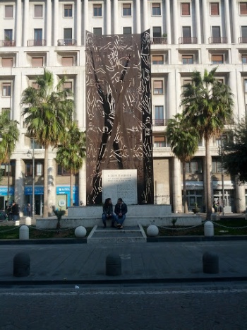 Monumento a Salvo D'Acquisto - Napoli - Italia - Napoli, Campania.jpg