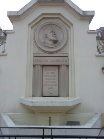 Jean JaurÃ¨s - Puteaux, Île-de-France.jpg