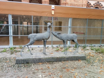 Deer Statue - Milano, Lombardia.jpg