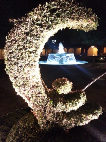 DreamWorks Moonboy Topiary - Glendale, CA.jpg