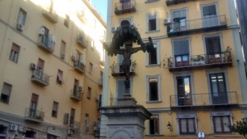 Cross Statue - Napoli, Campania.jpg