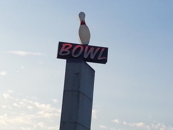 Crosley Lanes Rotating Pin Tower - Vancouver, WA.jpg