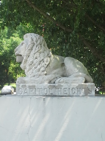 Lee Place Lion - Montgomery, AL.jpg