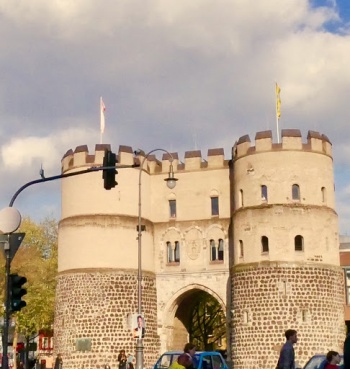 Hahnentor - Köln, NRW.jpg