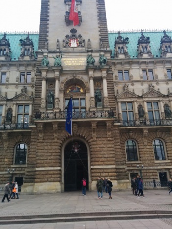 Hamburger Rathaus - Hamburg, HH.jpg