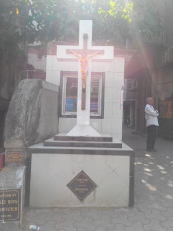 Cross Near Mary Immaculate School - Mumbai, MH.jpg