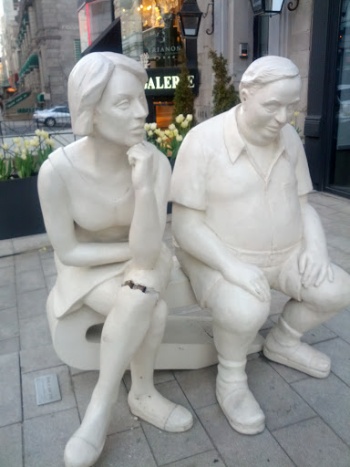 Couple Statue - Montréal, QC.jpg