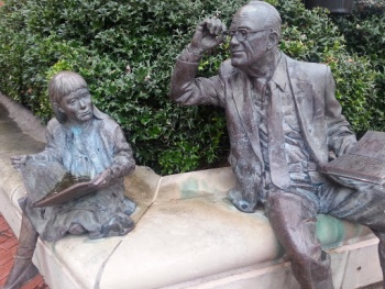 Reading Statue - Murfreesboro, TN.jpg