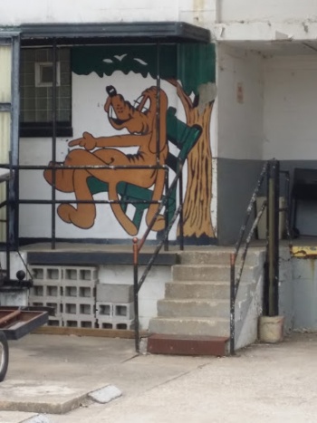 Hown' Dawg Food Mural - Springfield, MO.jpg