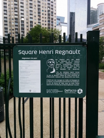 Square Henri Regnault - Courbevoie, Île-de-France.jpg