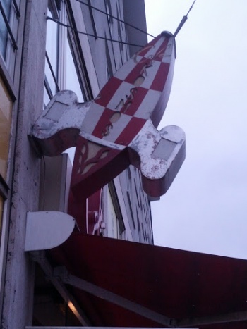 CafÃ© Kosmos - München, BY.jpg