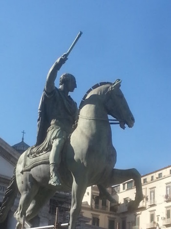 Monumento - Napoli, Campania.jpg
