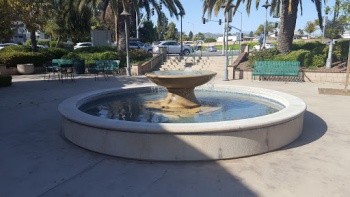 Obtuse Fountain - Ventura, CA.jpg