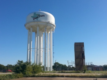 Grand Prairie Water Tower - Grand Prairie, TX.jpg
