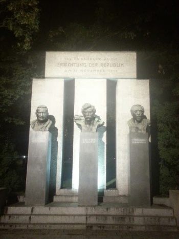 Errichtung Der Republik - Wien, Wien.jpg