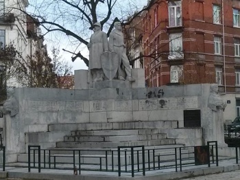 Hommage Au Soldats Mort Pour La Patrie - Molenbeek-Saint-Jean, Bruxelles.jpg