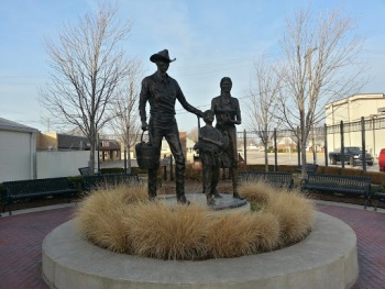 Centennial Park Family Statue - Broken Arrow, OK.jpg