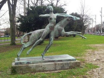 Diana mit Springender Antilope - Köln, NRW.jpg