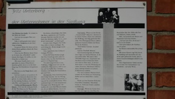 Fritz Unterberg - Der Unternehmer In Der Siedlung - Oberhausen, NRW.jpg