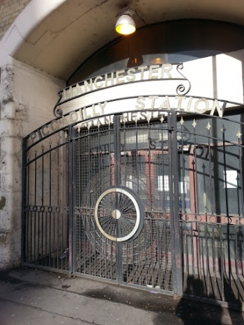 Manchester Piccadilly - Manchester, England.jpg