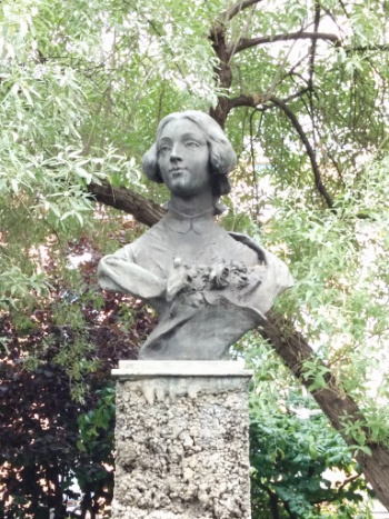 Clotilde De Vaux - Paris, Île-de-France.jpg